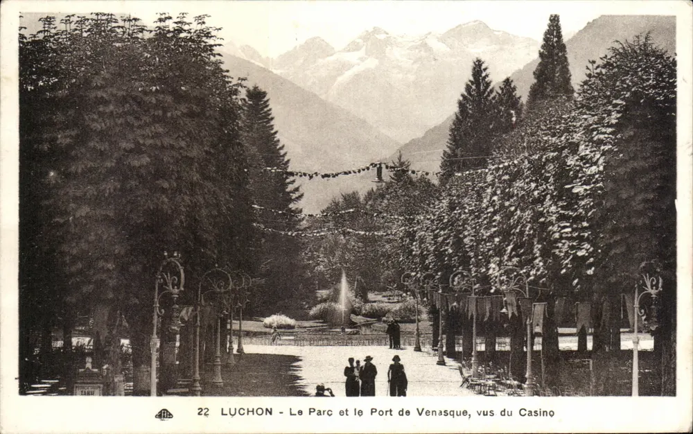 Luchon - Der Park und der Hafen von Venasque, gesehen vom Casino - Vorderseite