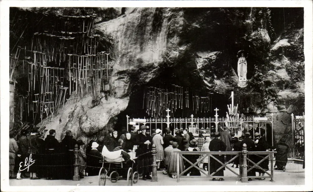 A Gruta — Lourdes — Edição La Gruta - Frente