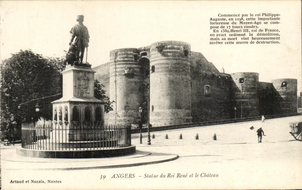 Angers — Statue des Königs René und das Schloss - Vorderseite