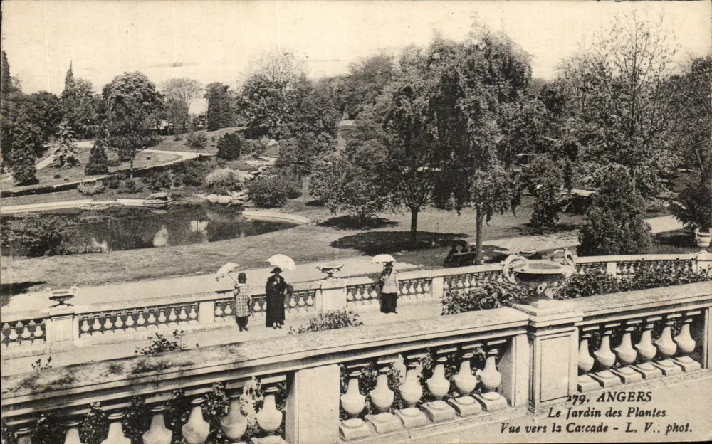 Angers — Blick zur Wasserfall — Der Jardin des Plantes — L. V. phot. n° 279 - Vorderseite