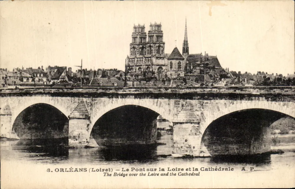 Orléans (Loiret) — Die Brücke über die Loire und die Kathedrale — A.P. - Vorderseite