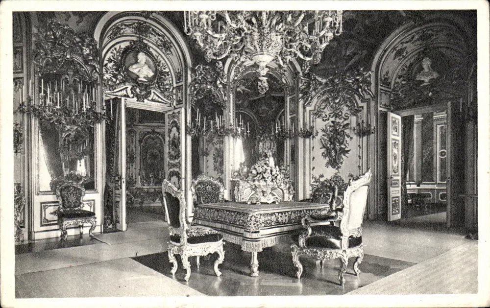 Schloss Herrenchiemsee — Speisezimmer mit Tischdecke « Tischleindeckdich » — Photo-Verlag Keetman & Stampf (Oberbayern) - Vorderseite
