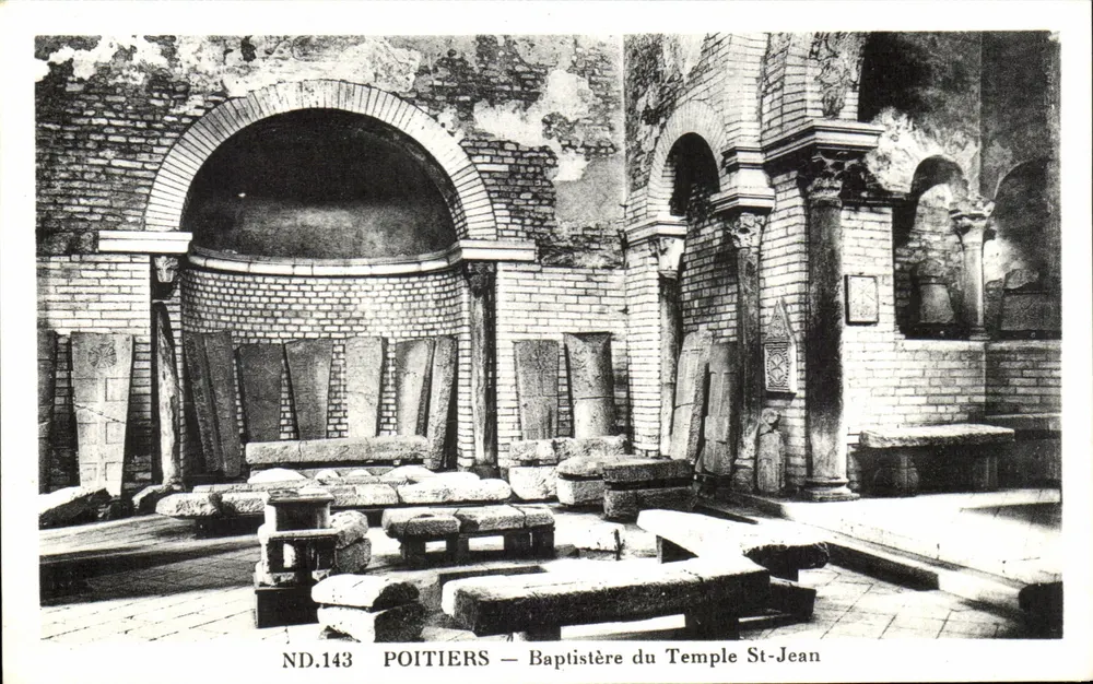 POITIERS — Baptistério do Templo St-Jean — ND.143 - Frente
