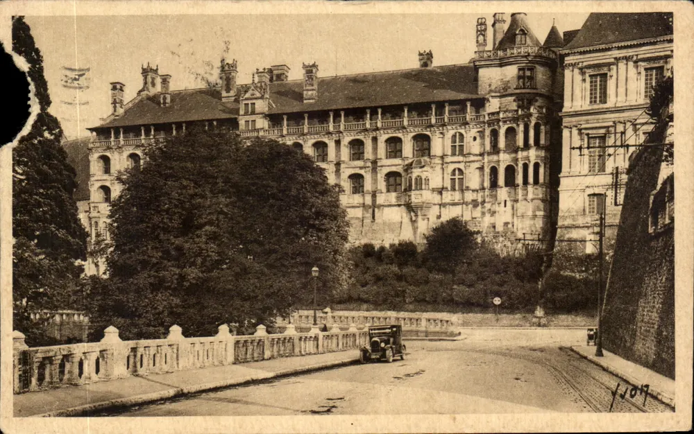 BLOIS (Loir-et-Cher) — Das Schloss - Fassade von François Ier — Les Éditions d'Art WON, Paris - Vorderseite