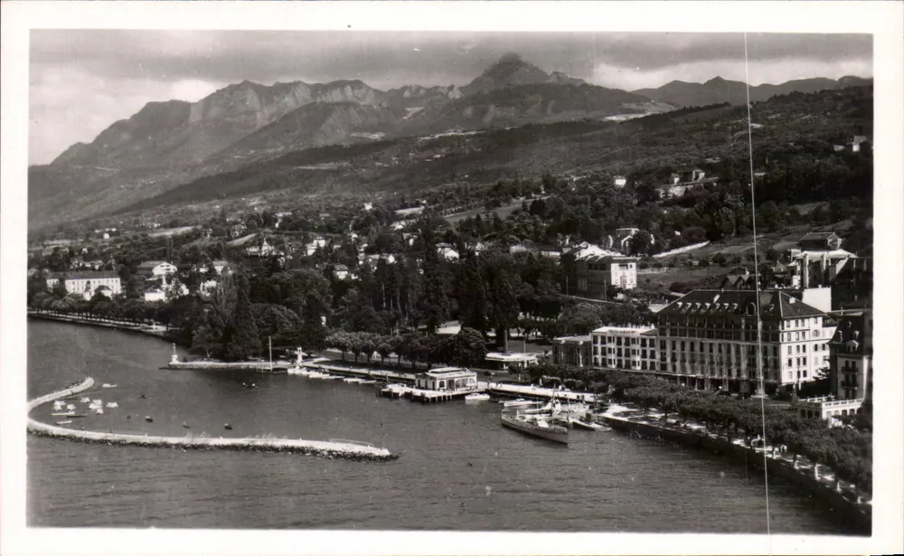 Évian-les-Bains (Haute-Savoie) — Der Hafen, das Hotel Albert-1er und die Monts du Chablais — Editions J. Cellard, Lyon - Vorderseite