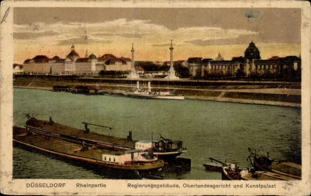 DÜSSELDORF — Rheinpromenade — Regierungsgebäude, Oberlandesgericht und Kunstpalast — Verlag Gebrüder Moonen, Essen, Nr. 2675 - Vorderseite