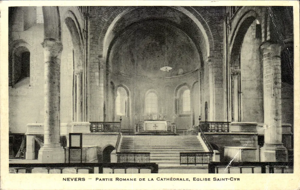 Nevers — Römischer Teil der Kathedrale, Kirche Saint-Cyr — Verlag auf der Karte - Vorderseite