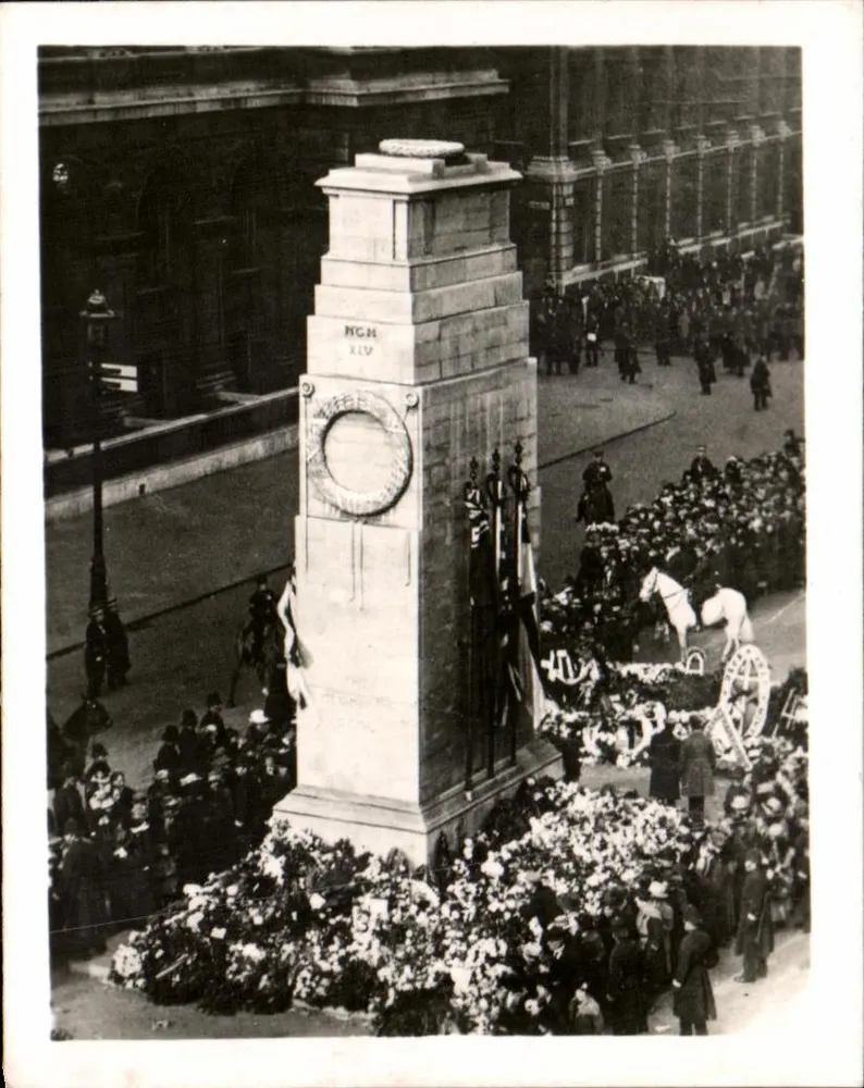 El Cenotafio, Whitehall — Londres — - Anverso