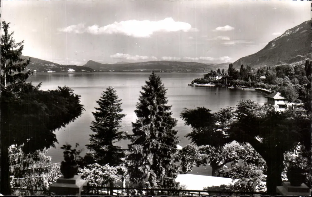Lago de Annecy — O Cap — G. Rossignol International - Frente