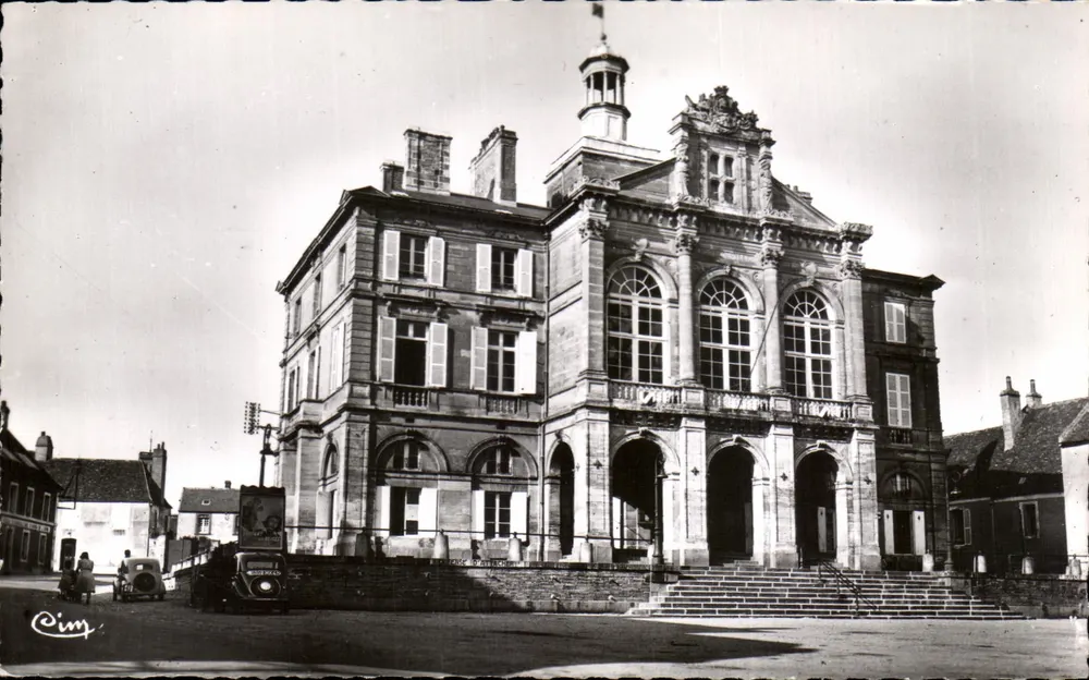 Sées (Orne) — O Hotel de Ville — Foto C. Im - Frente