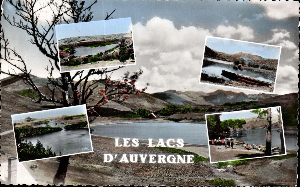 Os Lagos de Auvergne — Lembrete de Auvergne — Ed. A Cegonha, Praça do Hotel de Ville (Vichy) - Frente