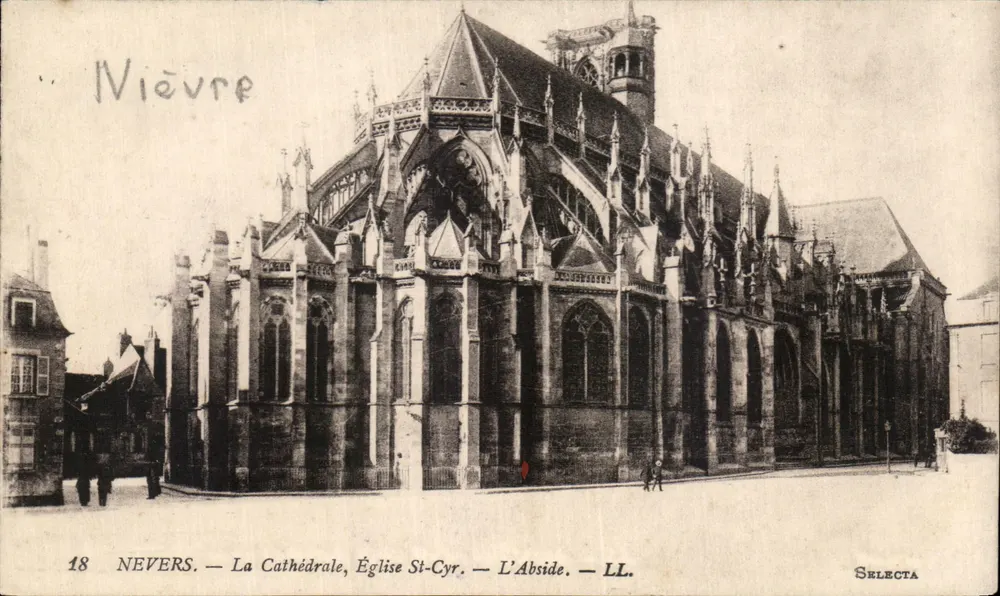 Nevers — Die Kathedrale, Kirche St-Cyr — Die Apse — Selecta - Vorderseite