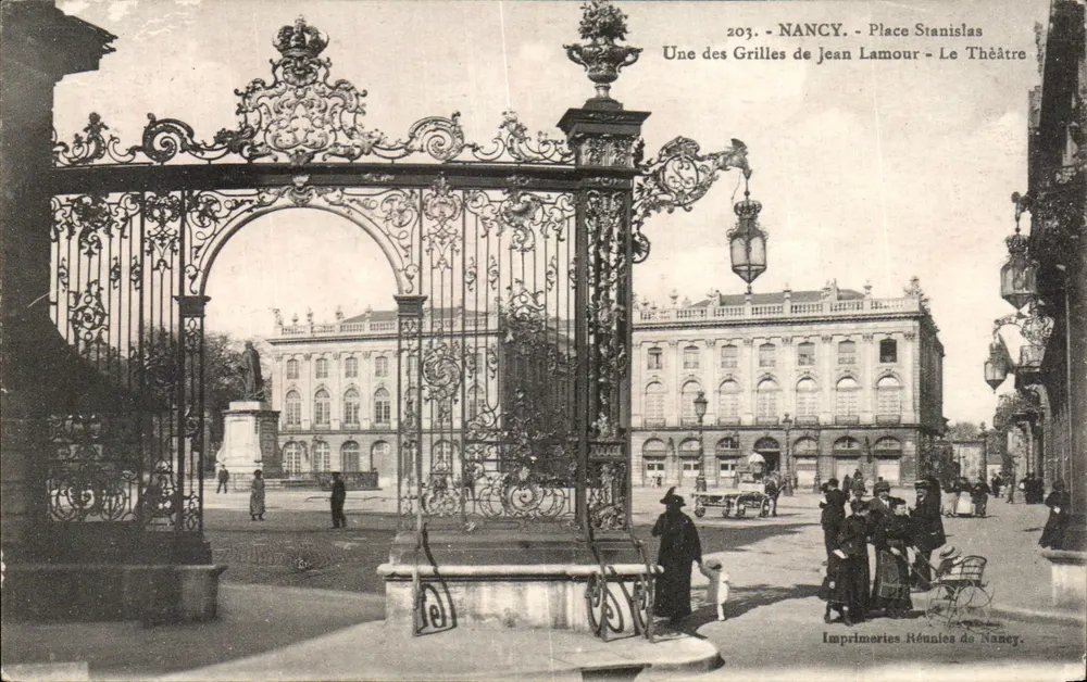 Nancy - Place Stanislas - Eine der Gitter von Jean Lamour - Das Theater - Vorderseite