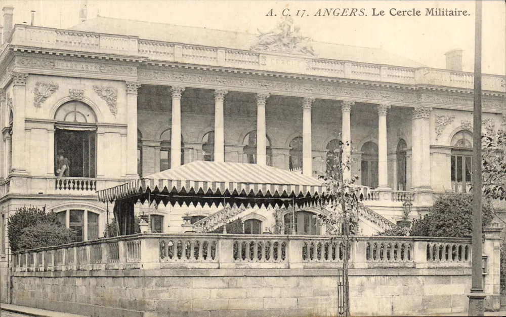 Angers — O Círculo Militar — A. C. 17, Editor Plans Arts - Frente