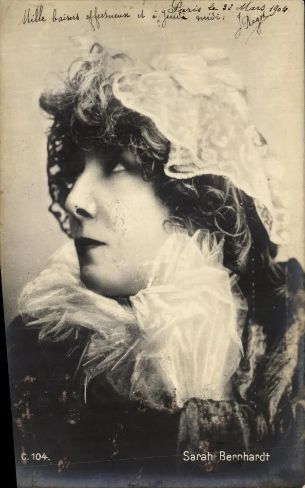 Sarah Bernhardt — Retrato de busto — C.104, editada por J. Rogot - Frente