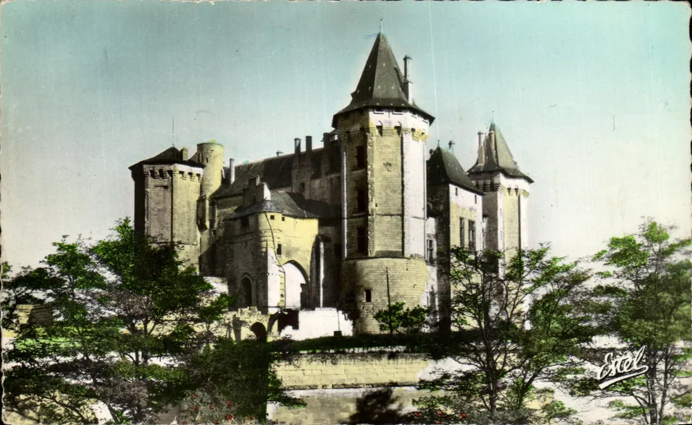 Saumur — O Castelo, Fachada Sul — Editor Escol, n° 1304-61 - Frente
