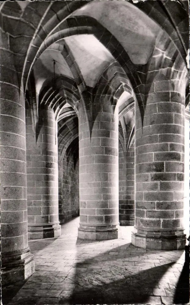 Die Krypta der Großen Säulen — Abtei Mont-Saint-Michel — Verlag: Les Tirages Modernes - Vorderseite