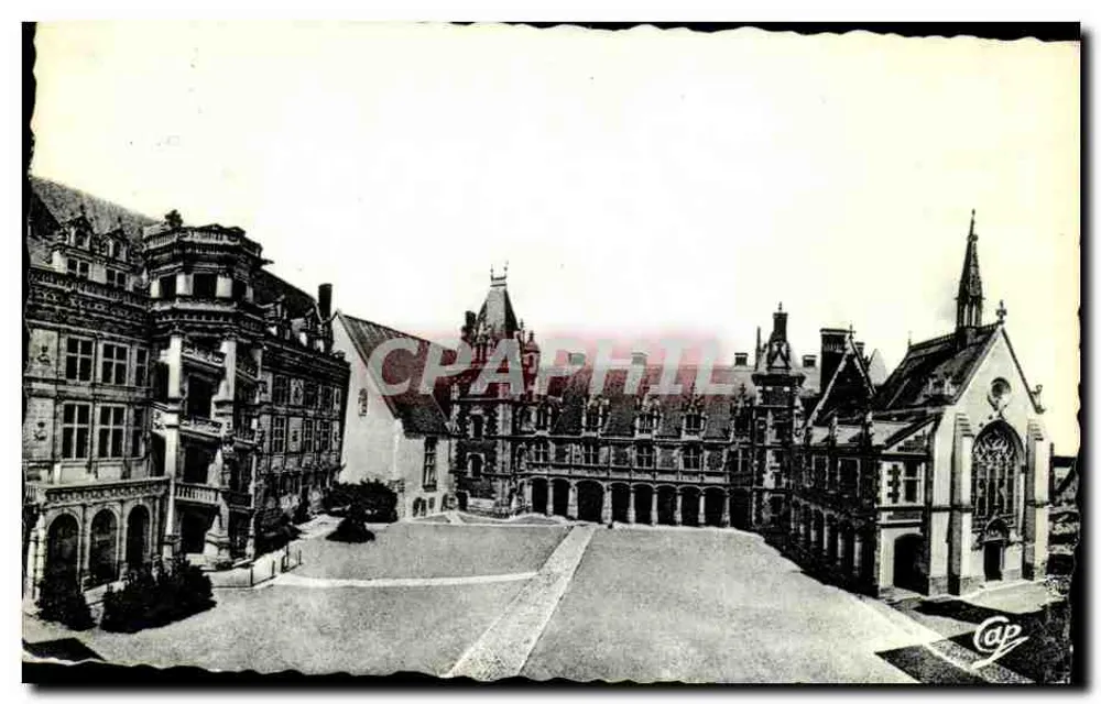 Blois — O Castelo — A Cour — Cie des Arts Photographiques, Paris 15 - Frente