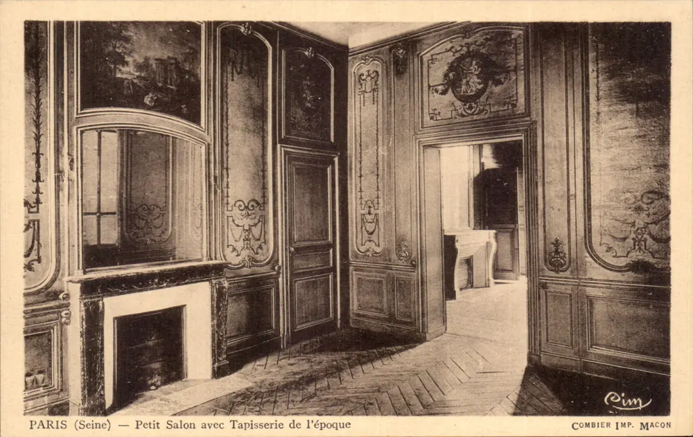 PARIS (Seine) — Kleiner Salon mit Tapisserie der Zeit — Combier Imp. Macon - Vorderseite