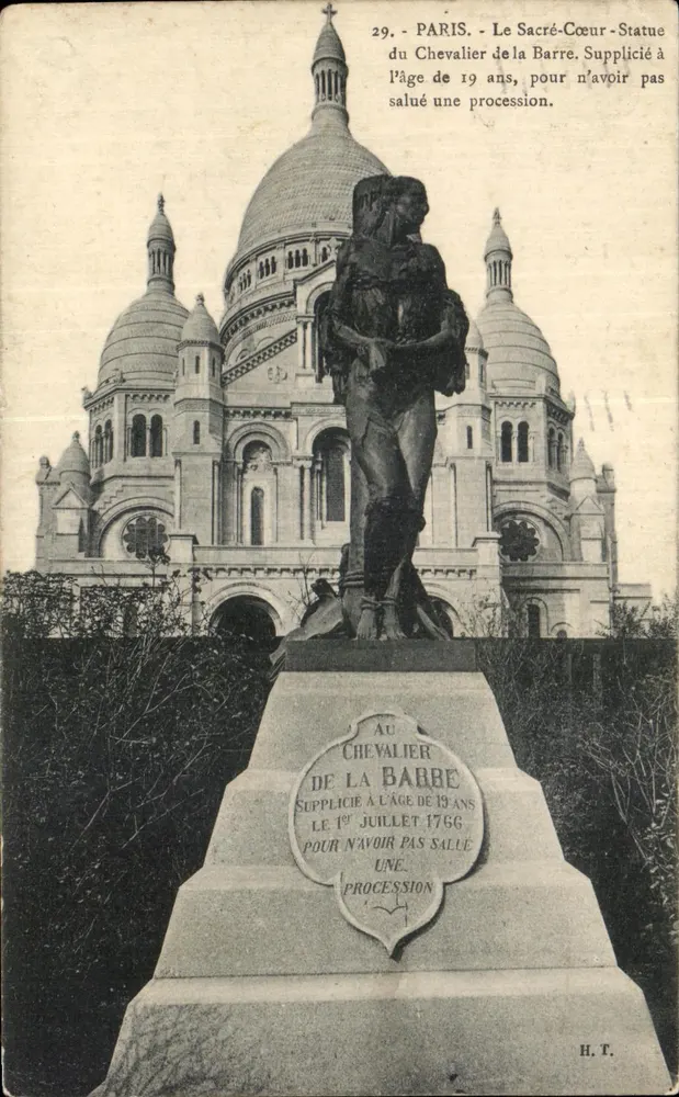 Paris - Der Sacré-Cœur - Statue des Ritters de la Barre, der mit 19 Jahren wegen Nicht-Saluts einer Prozession gefoltert wurde - Vorderseite