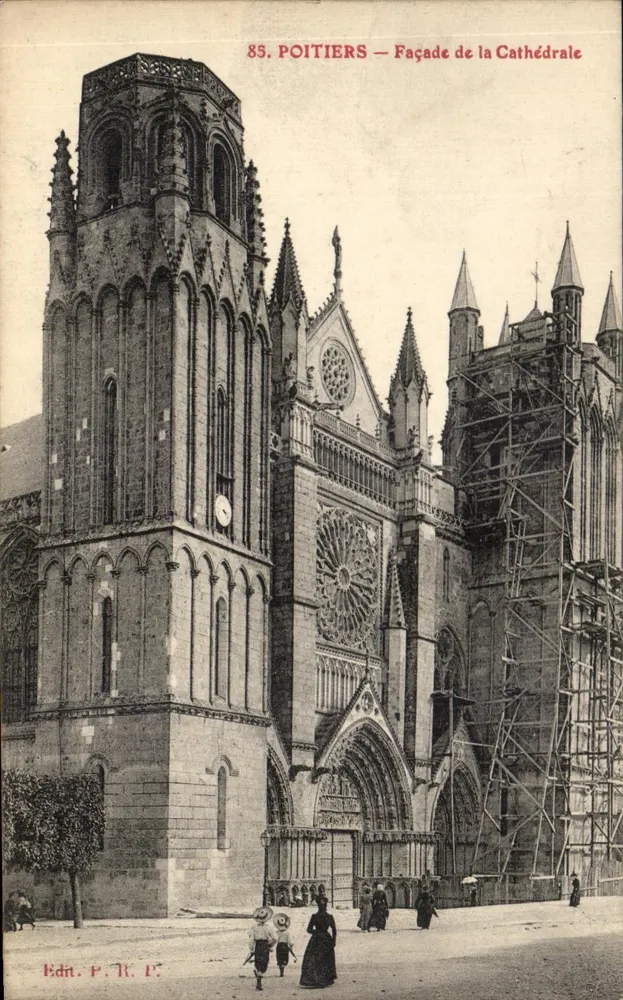 Poitiers — Fachada da Catedral — Édit. P. R. P. - Frente