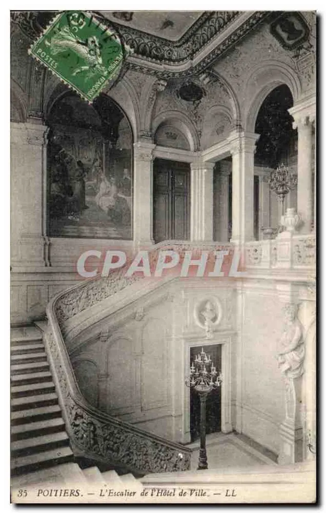 Poitiers — Die Treppe des Rathauses — LL - Vorderseite