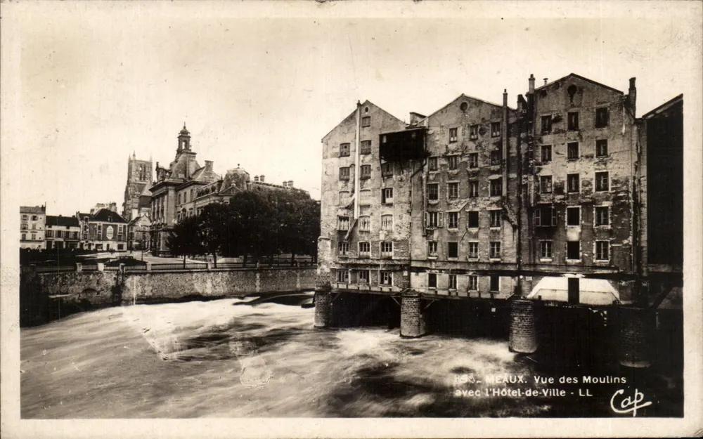 Meaux. Blick auf die Mühlen mit dem Rathaus - LL - Vorderseite