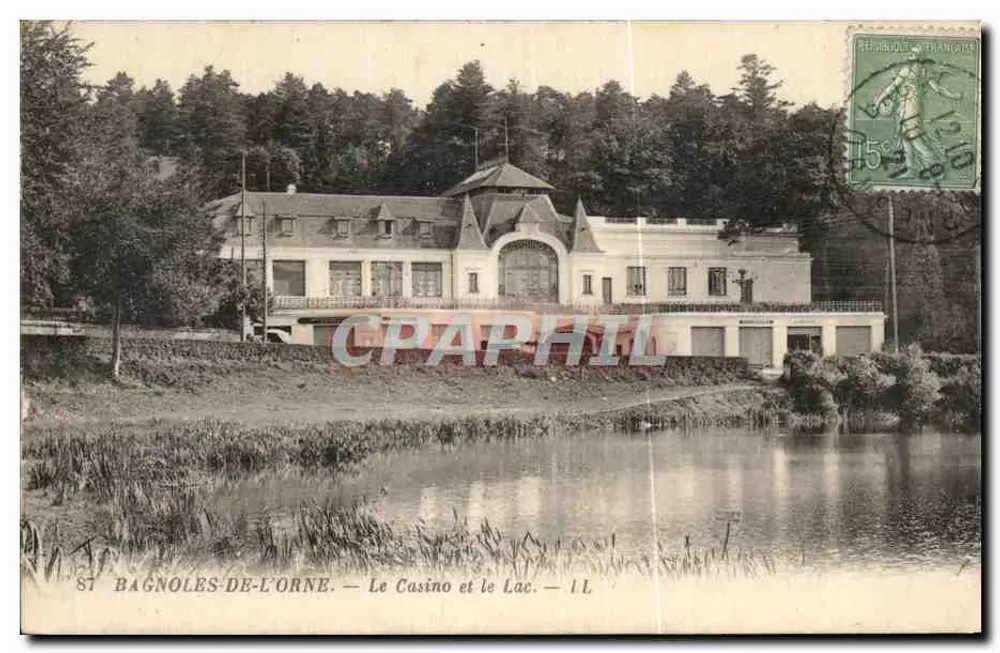 St-Bagnolés-de-l'Orne — Das Casino und der See — 11L - Vorderseite