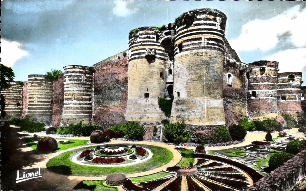 Angers — Das Schloss und seine blühenden Gräben — M. CHRETIEN & Fils, Angers - Vorderseite