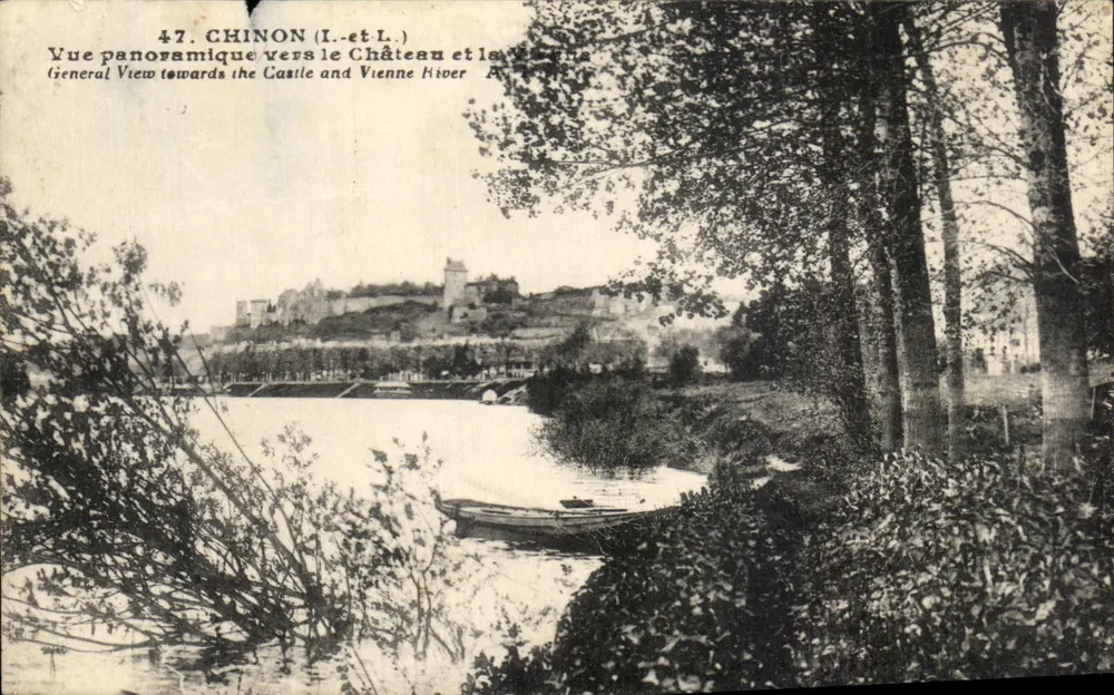 Chinon (Indre-et-Loire) — Panoramablick zum Schloss und zur Vienne — Verlag E. Dupré, Tours, Nr. 47 - Vorderseite