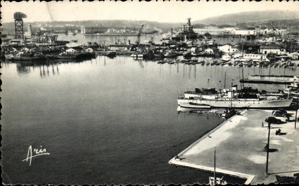 Der Hafen — Hafen von Toulon — Verlag Ariès, Nr. 50 - Vorderseite