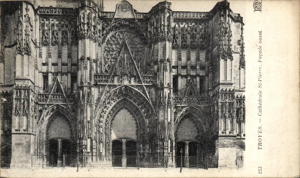 Troyes — Catedral de São Pedro, Fachada oeste — Editor TRO, n° 253 - Frente