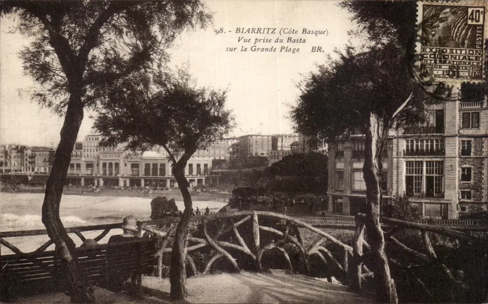 Biarritz (Côte Basque) — Ansicht von der Grande Plage vom Basta aus — Verlag: Bloc frères, Nr. 98 - Vorderseite