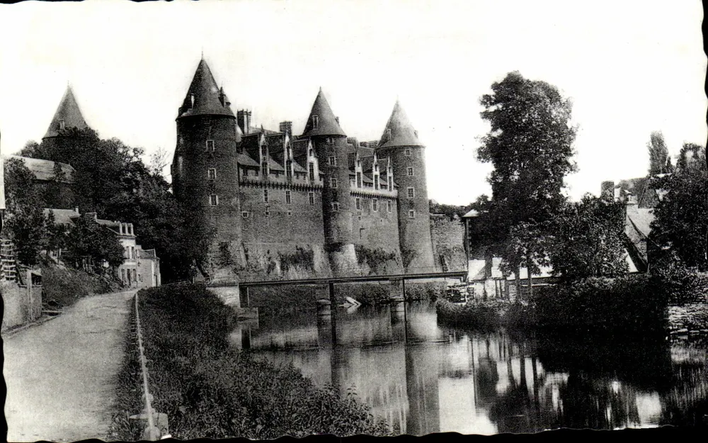 Josselin — O Castelo — Fachada sobre a Oust — ND.9 — Editor: Cie des Arts Photographiques, Paris - Frente