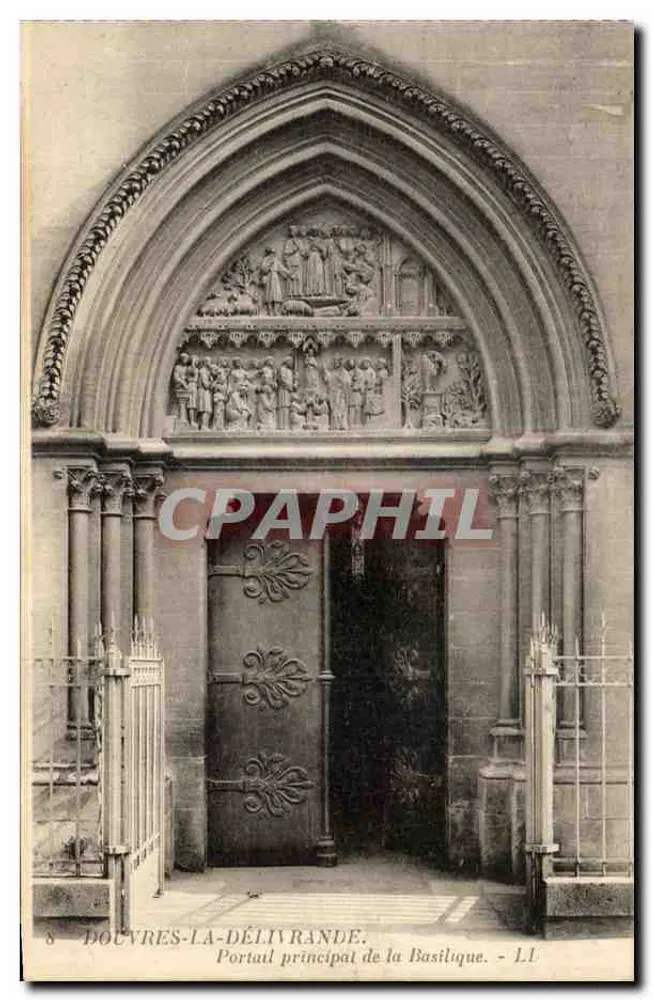 Douvres-la-Délivrande — Haupteingang der Basilika — LL - Vorderseite