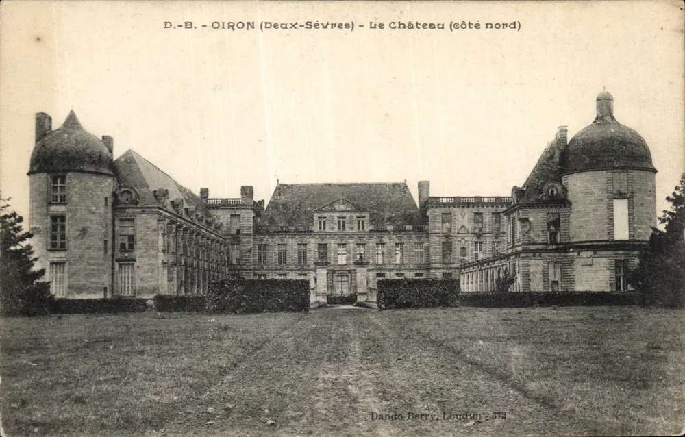Oiron (Deux-Sèvres) - Ansicht des Schlosses (nördliche Seite) — Dando Berry, Loudbay, n°372 - Vorderseite