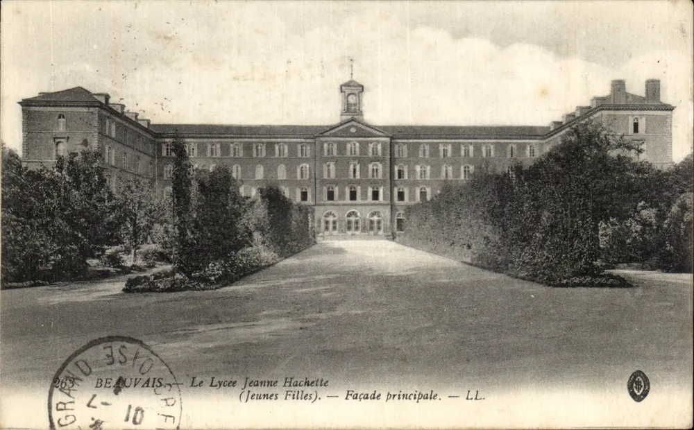 Beauvais — Lycée Jeanne Hachette — Hauptfassade — LL. - Vorderseite