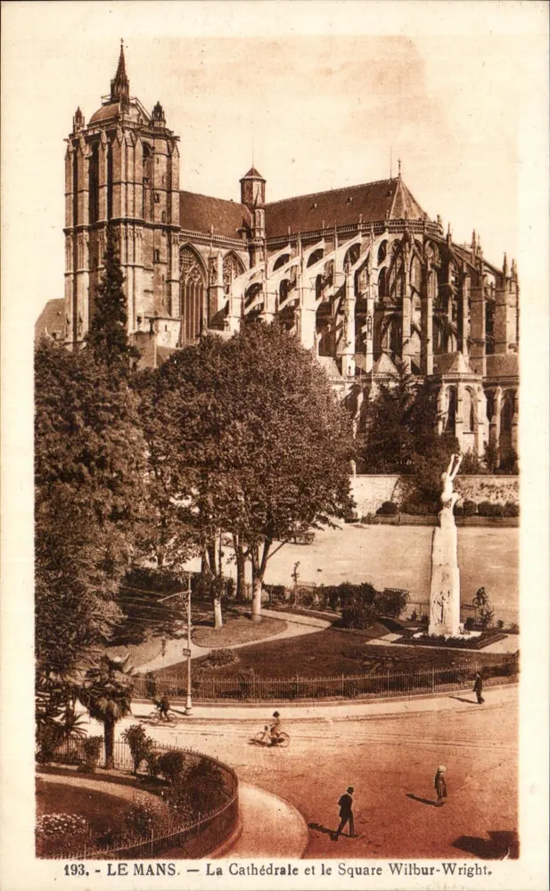 Le Mans — A Catedral e o Square Wilbur-Wright — 193. — Imp. P. A. Dolbeau, 6, rue Auréry - Frente