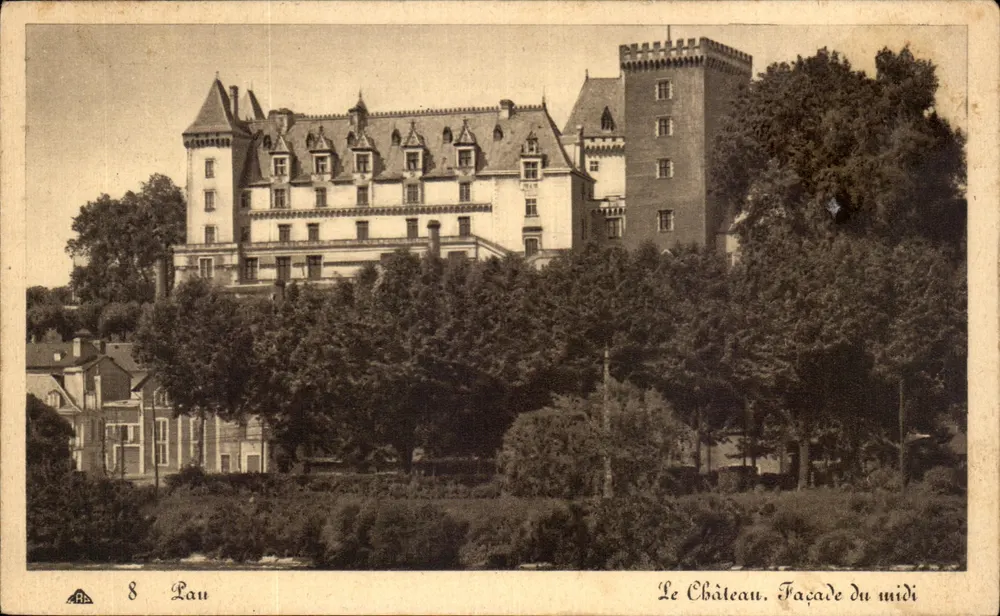 Lau — O Castelo. Facha da parte sul — Bilhete postal antigo n°8 - Frente