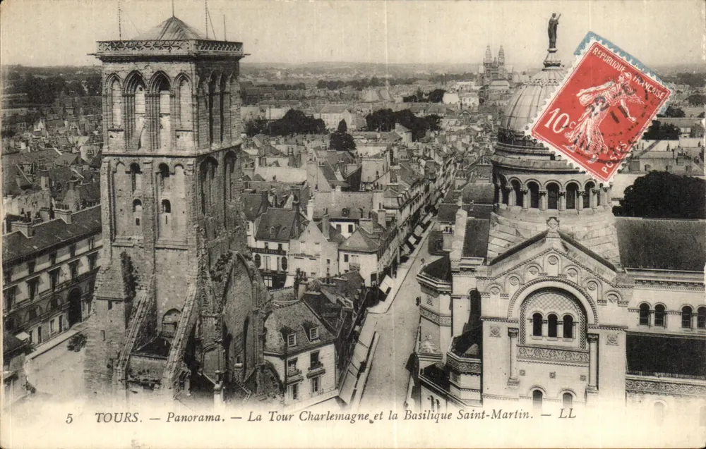 Tours — Panorama — La Tour Charlemagne und die Basilika Saint-Martin — LL - Vorderseite