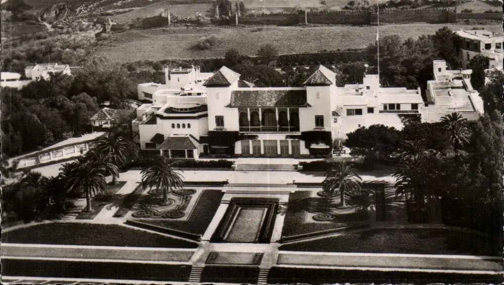 Rabat — A Residência Geral — Foto aérea G. Durand, Labophoto, Casablanca - Frente