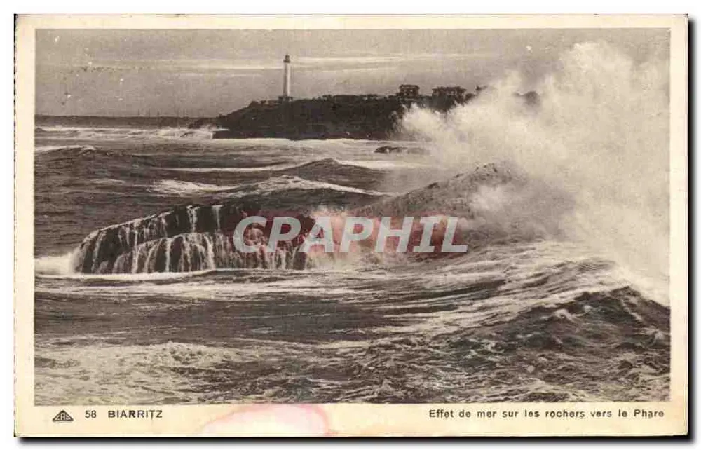 Biarritz — Wirkung des Meeres auf die Felsen nahe dem Leuchtturm — Verlag: Arts Photographiques - Vorderseite