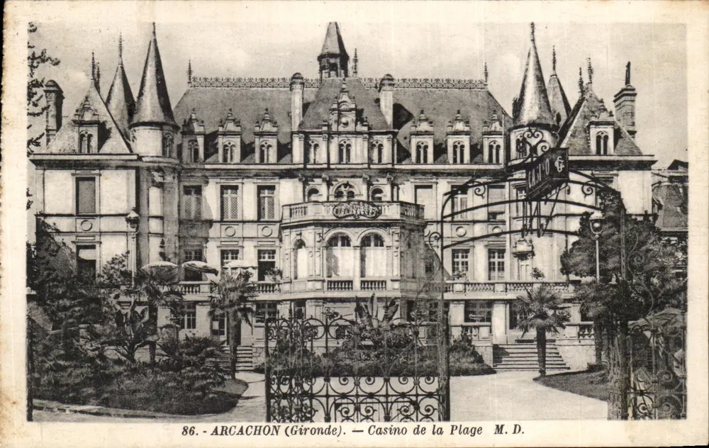 Arcachon (Gironde) — Casino da Praia — M.D. - Frente