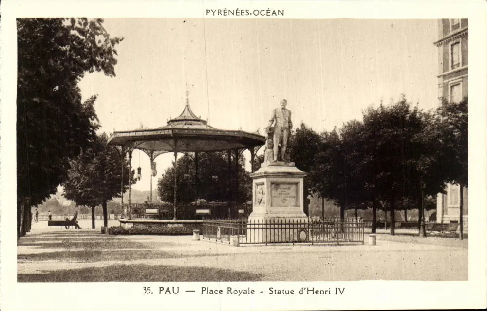 Pau — Königlicher Platz — Statue von Henri IV — Pyrénées-Océan - Vorderseite