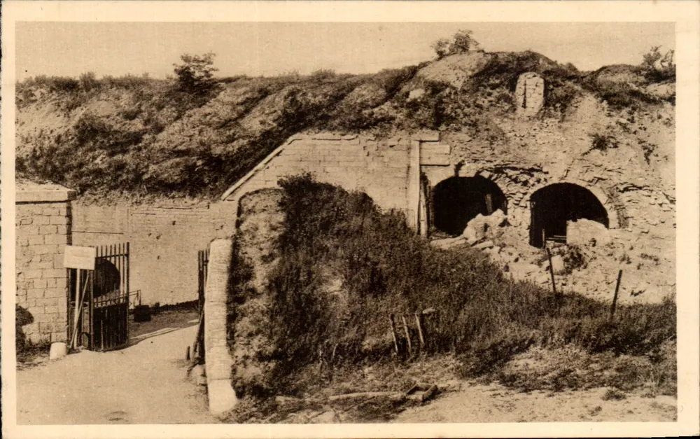 Fort de TAVANNES — bombardeado em 1916 — editor Ossuaire de Douaumont - Frente