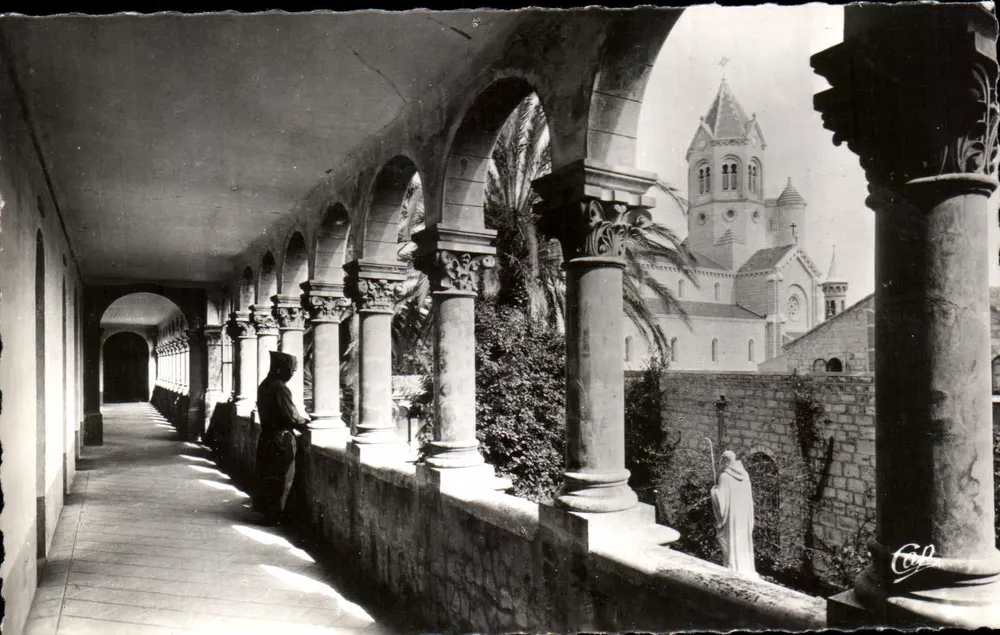 Abtei Notre-Dame de Lérins — Ile Saint-Honorat — Photographie von C. Calp - Vorderseite