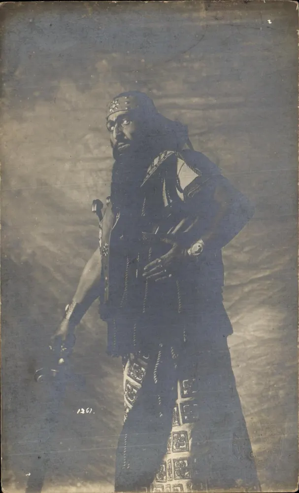 Homem com traje oriental — fototipia — União Postal Universal Rússia - Frente