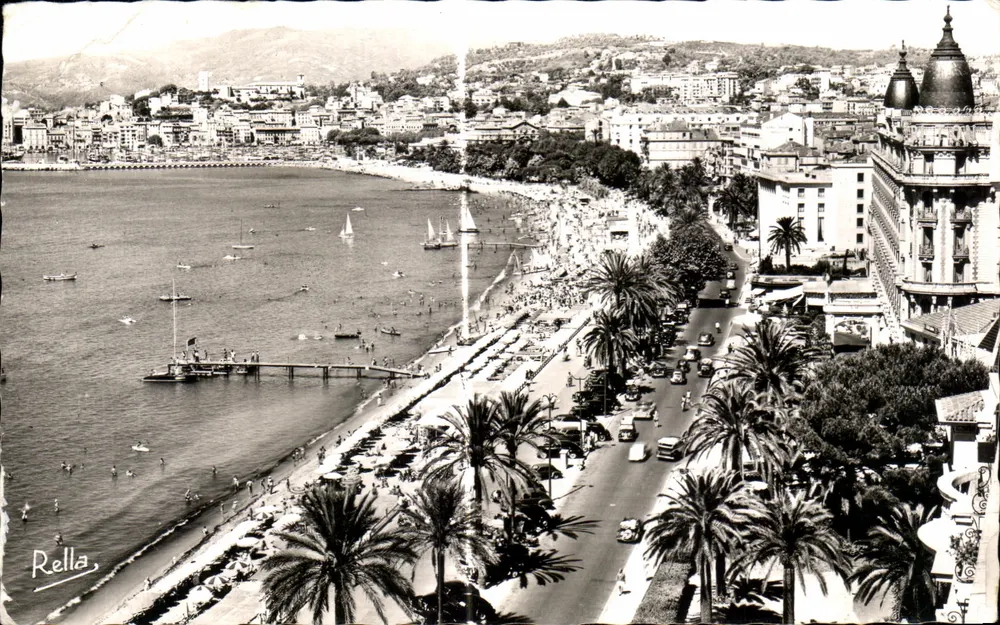 Cannes — Der Boulevard und der Strand von La Croisette — Éditions Rella - Vorderseite