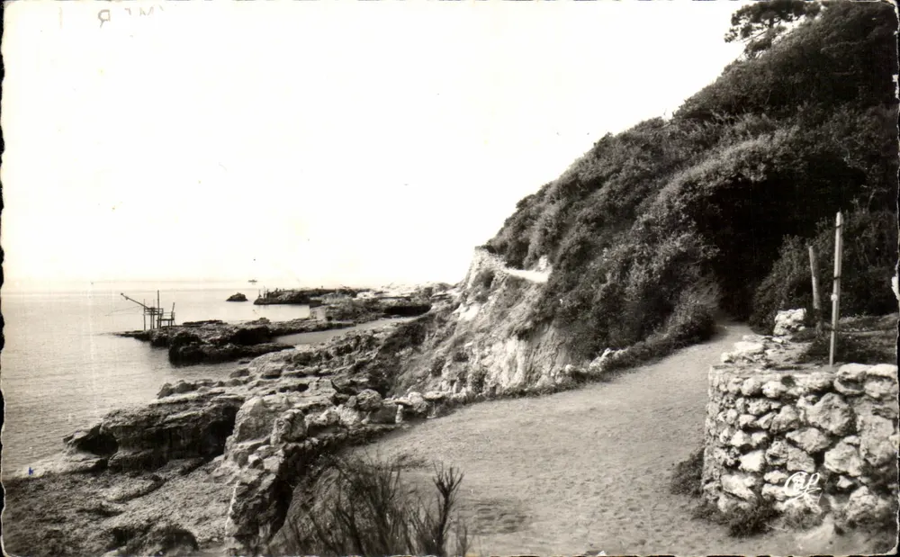 Saint-Palais-sur-Mer — Der kleine Pfad der Pierrières — Réal-Photo - Vorderseite