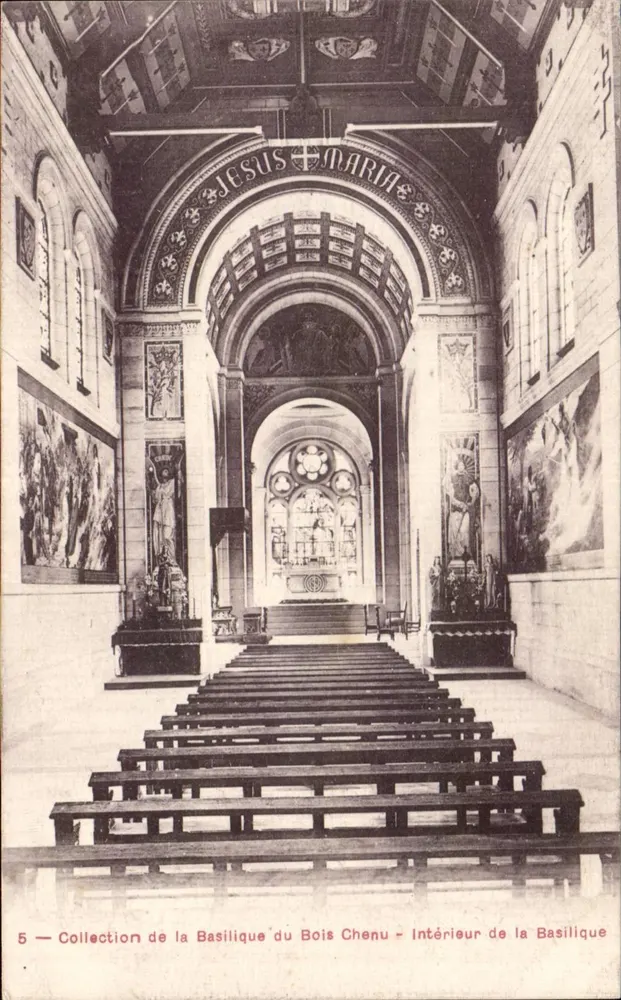 Innenansicht der Basilika Bois Chenu — Sammlung der Basilika Bois Chenu — Verlag nicht sichtbar - Vorderseite